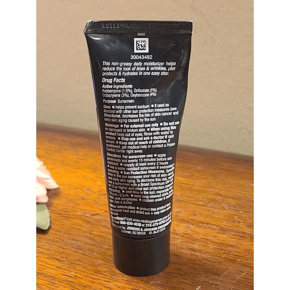 Neutrogena 1.4 oz Men Age Fighter Face Moisturizer Sunscreen SEALED NWOB READ